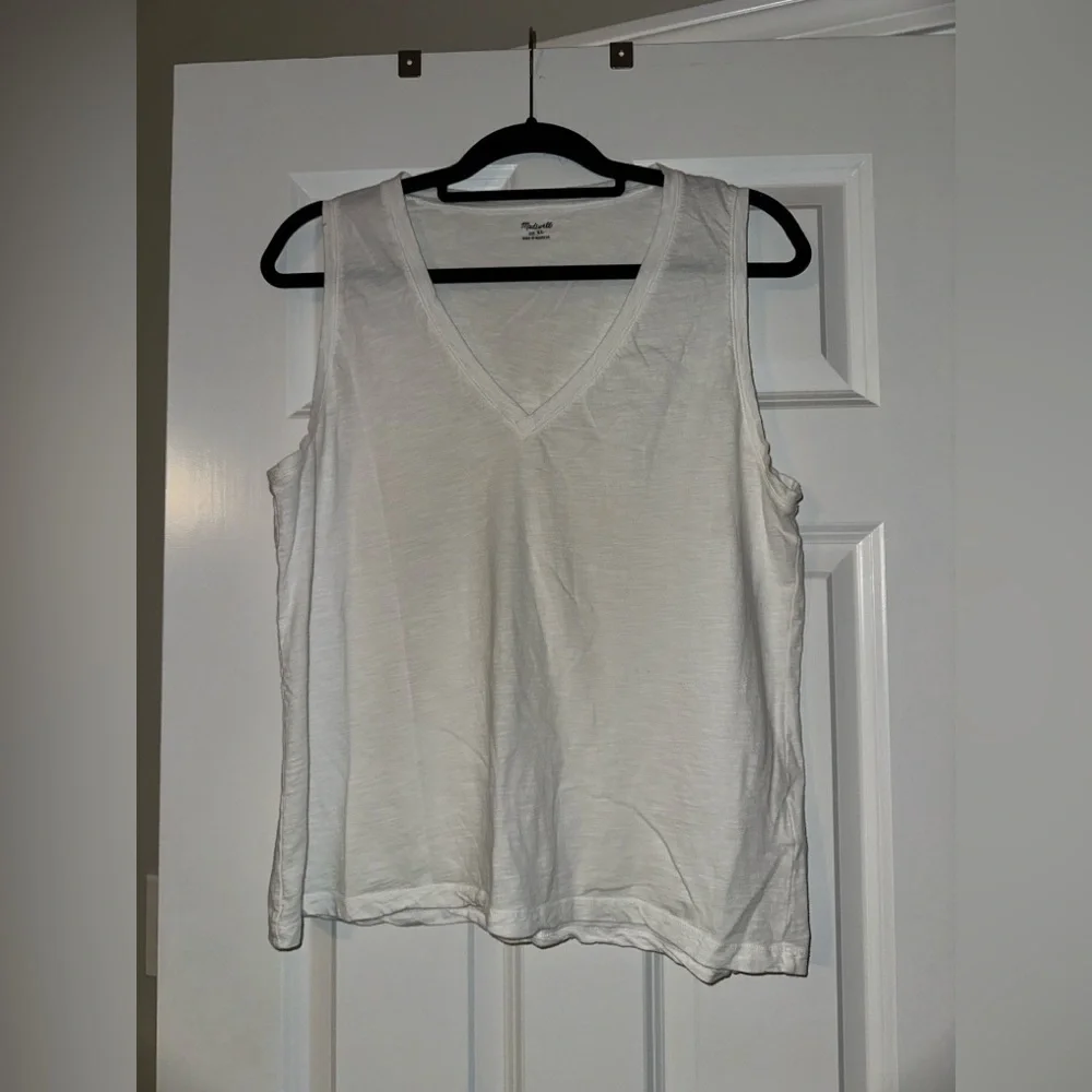 Madewell tank lot - Picture 2 of 3